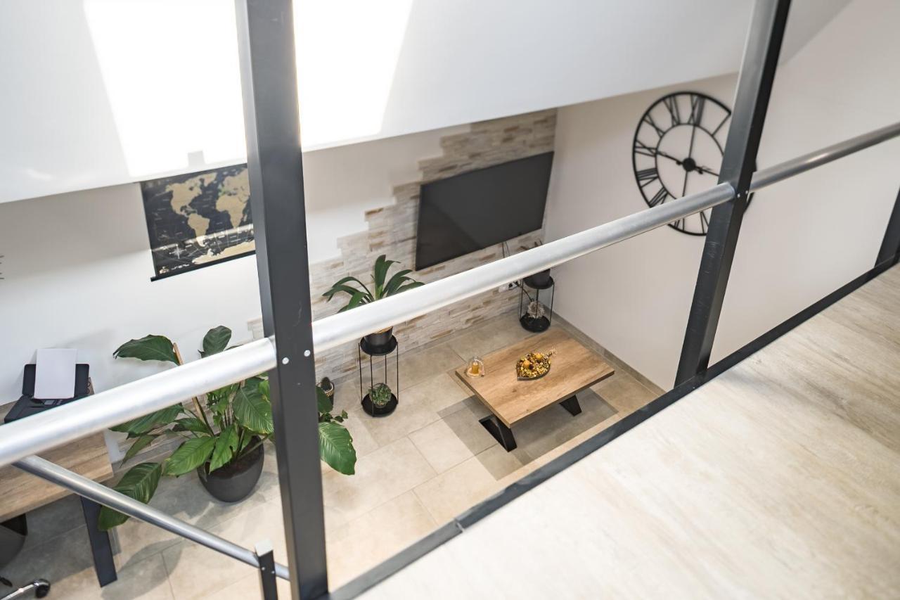 Loft Avec Jardin Et Parking Prive Leilighet Troyes Eksteriør bilde